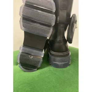 Osmose Shoes Bikers | Boots - Bottines-Rangers LARA : Cuir Noir à Lacets & Semelle Crantée Translucide